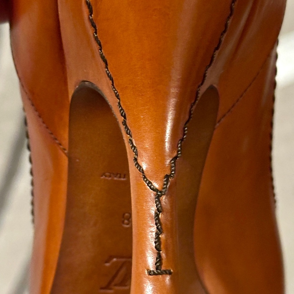 LOUIS VUITTON Drouot Open Toe Pump in Cognac Calf Leather - EXCELLENT SHAPE - Picture 11 of 15